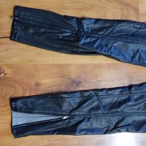 Faux leather zip ankle leggings